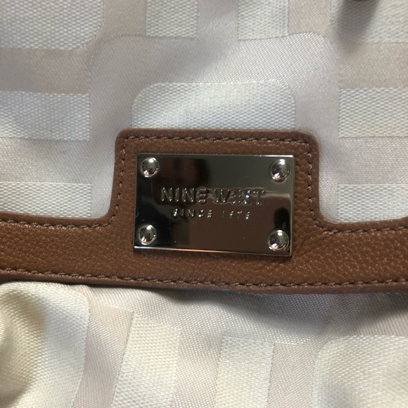 Nine West hand bag with strap - Picture 2 of 3